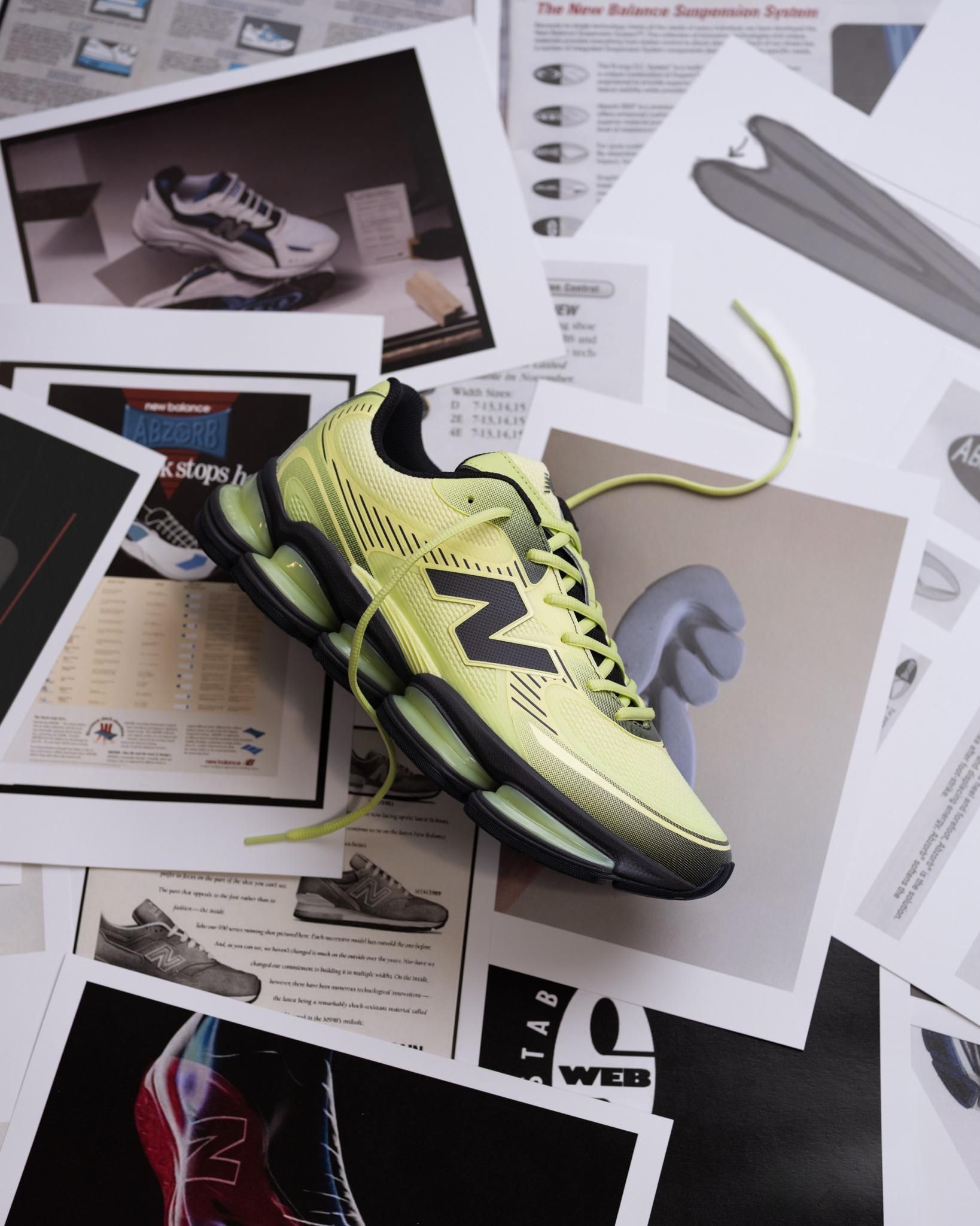 A kép hátterében a New Balance ABZORB 2000 cipő látható.