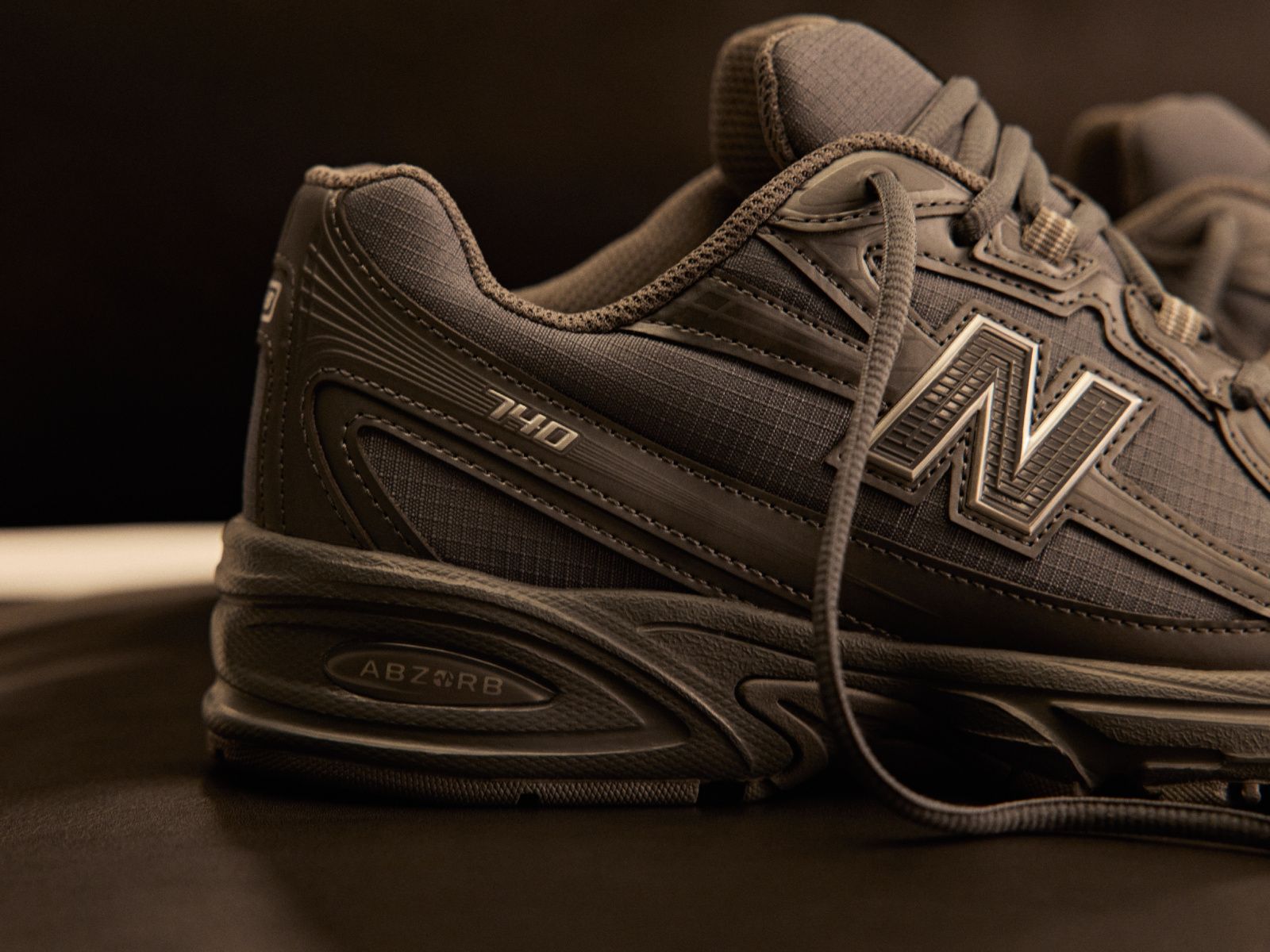 new balance 740