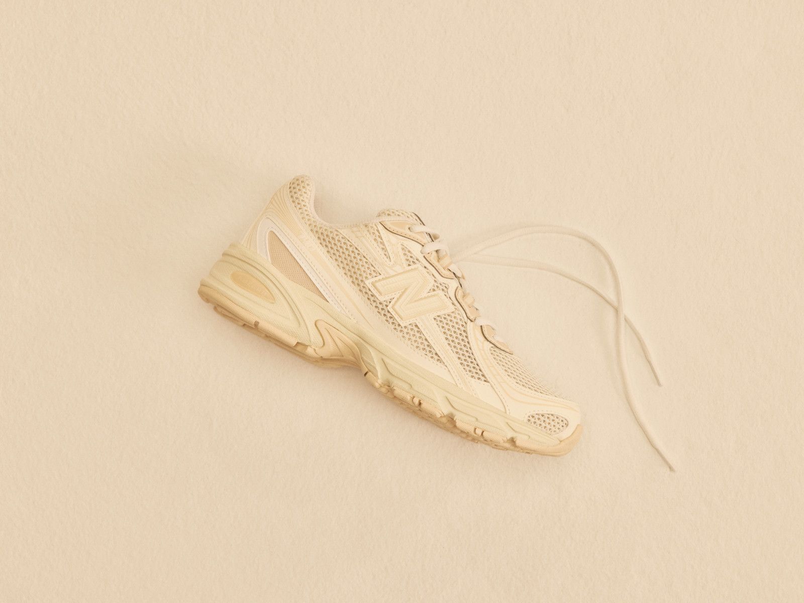 new balance u740