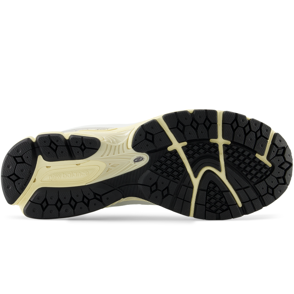 Buty unisex New Balance M2002RIA – białe