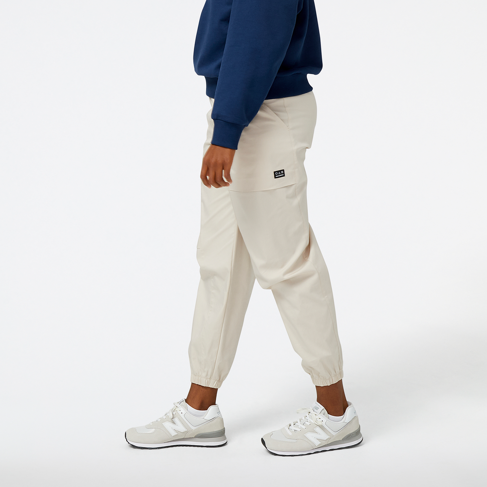 Spodnie damskie New Balance WP31506TWF – beżowe