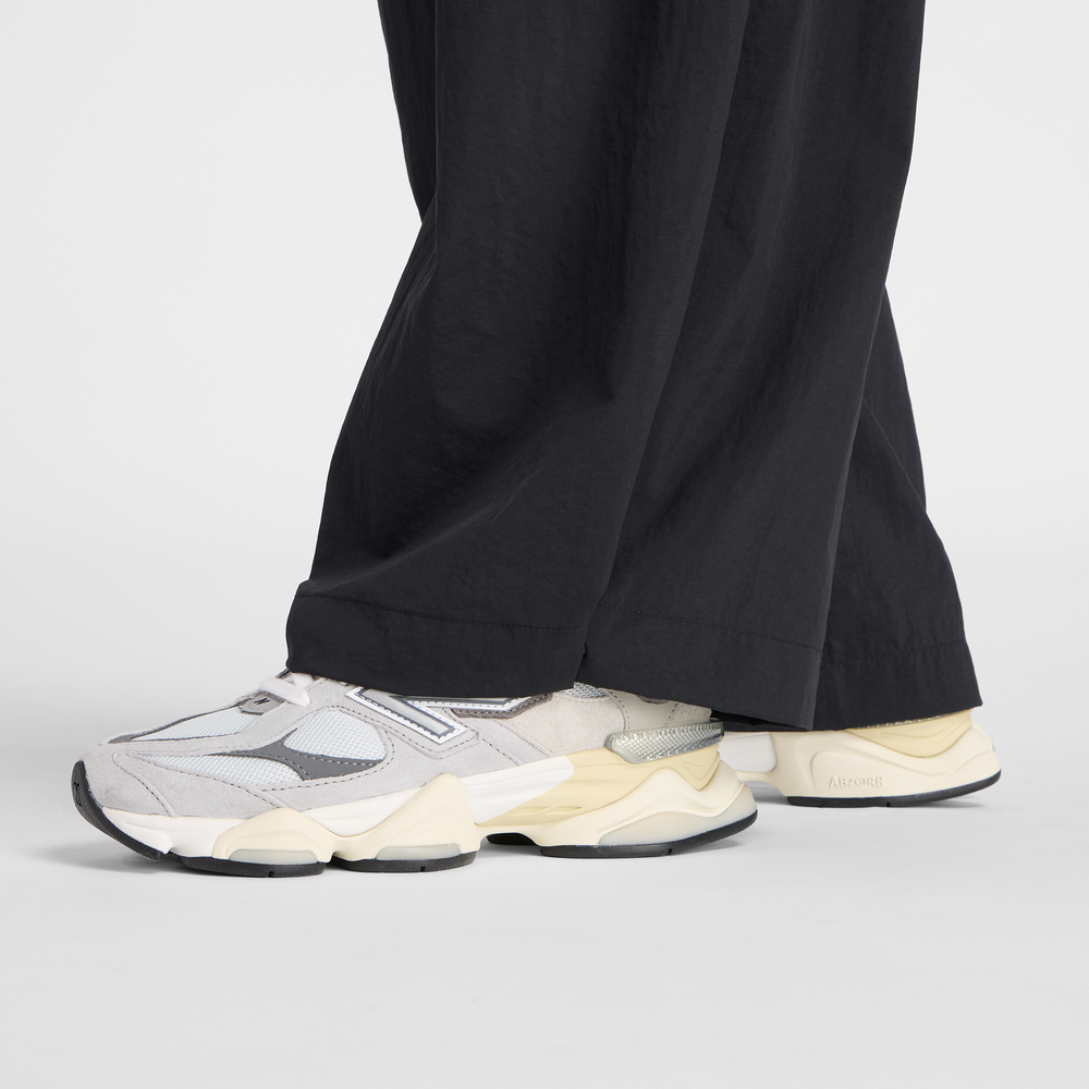 Spodnie damskie New Balance Cargo – czarne
