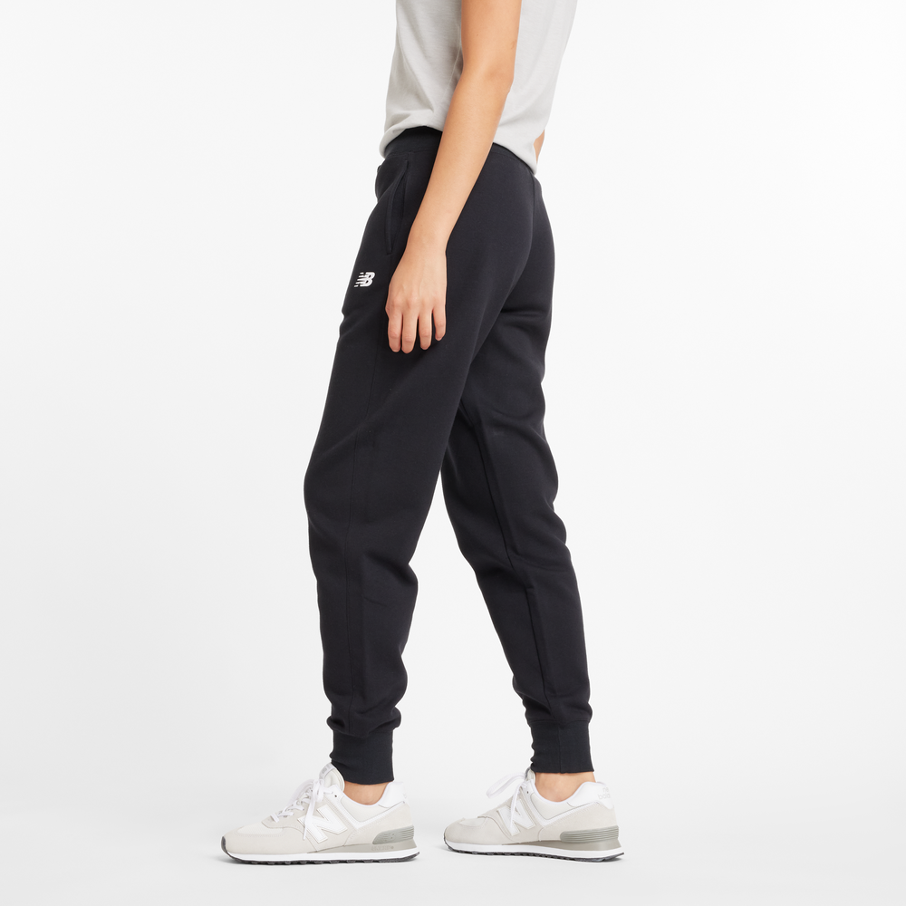 Spodnie damskie New Balance WP43805BK – czarne