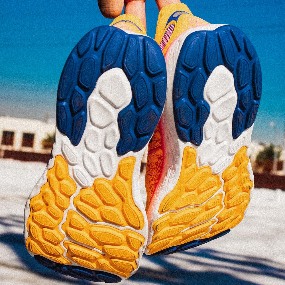 Buty New Balance Fresh Foam 1080 v12 W1080M12 – pomarańczowe