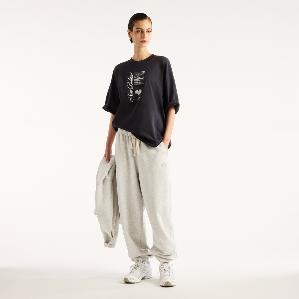 Koszulka damska New Balance Pressed Flowers Script – czarna