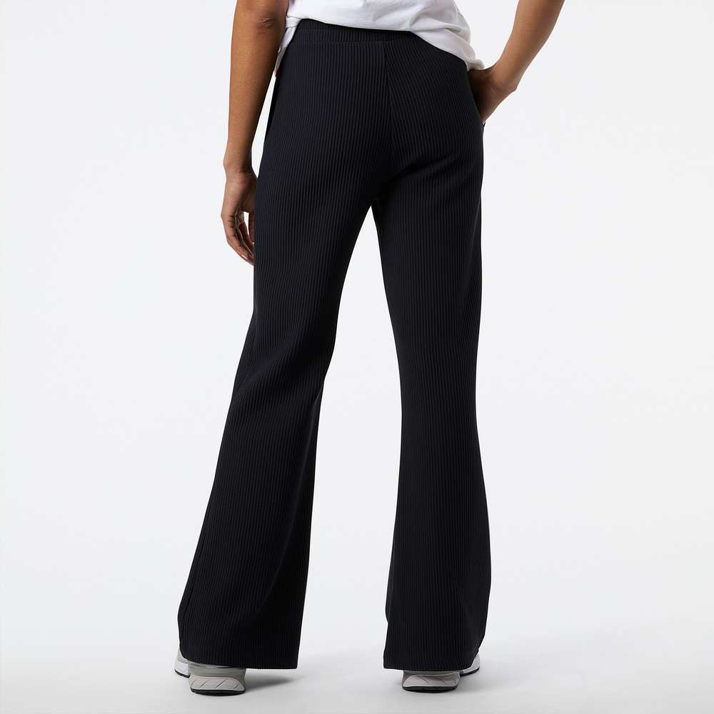 Spodnie damskie New Balance WP23502BK – czarne