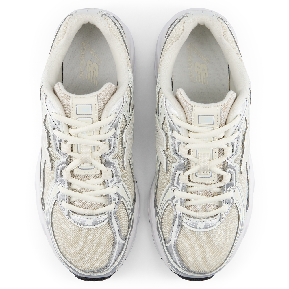 Buty dziecięce New Balance G7402A3 – beżowe