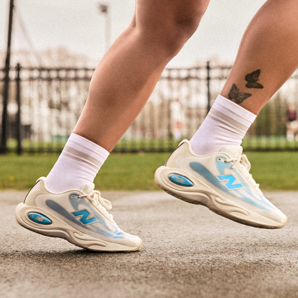 Buty damskie New Balance AC Runner WACR15HW – beżowe