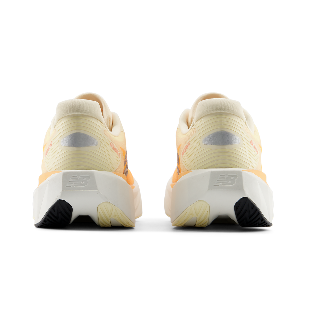 Buty damskie New Balance FuelCell Rebel v5 WFCX8KC – pomarańczowe