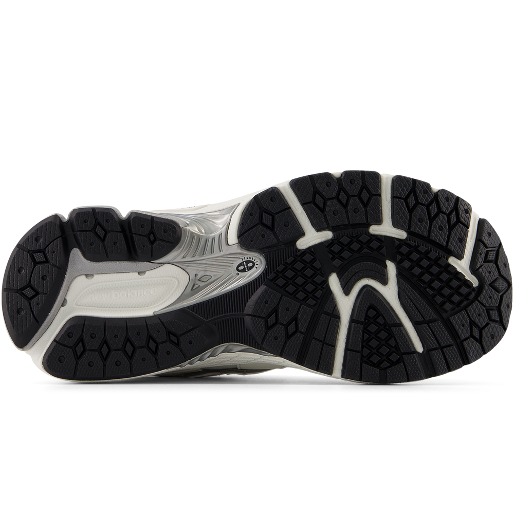Buty dziecięce New Balance PC2002PN – białe