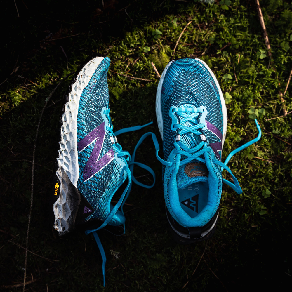 Buty damskie New Balance Fresh Foam Hierro v6 WTHIERV6 – niebieskie