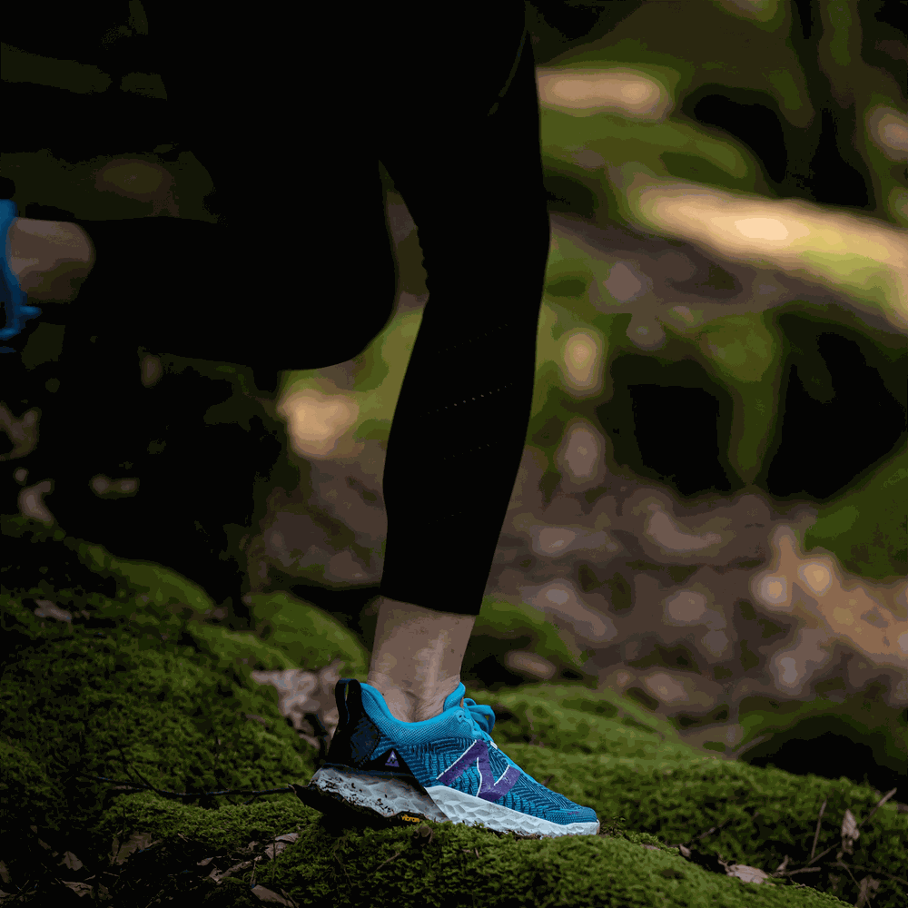 Buty damskie New Balance Fresh Foam Hierro v6 WTHIERV6 – niebieskie