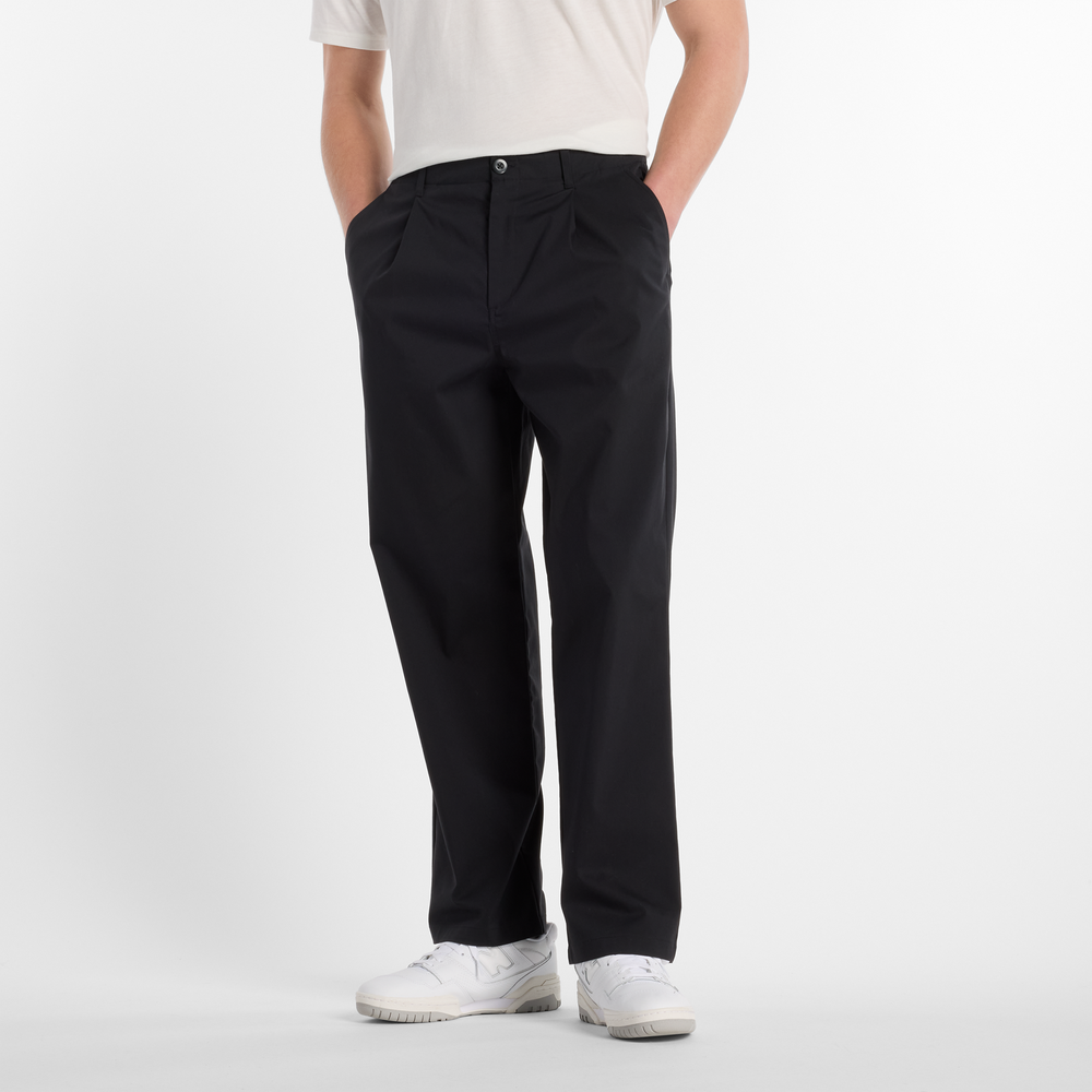 Spodnie męskie New Balance MP51563BK – czarne