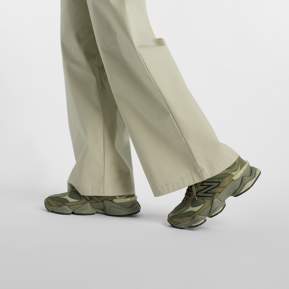 Spodnie damskie New Balance WP51538OVN – beżowe