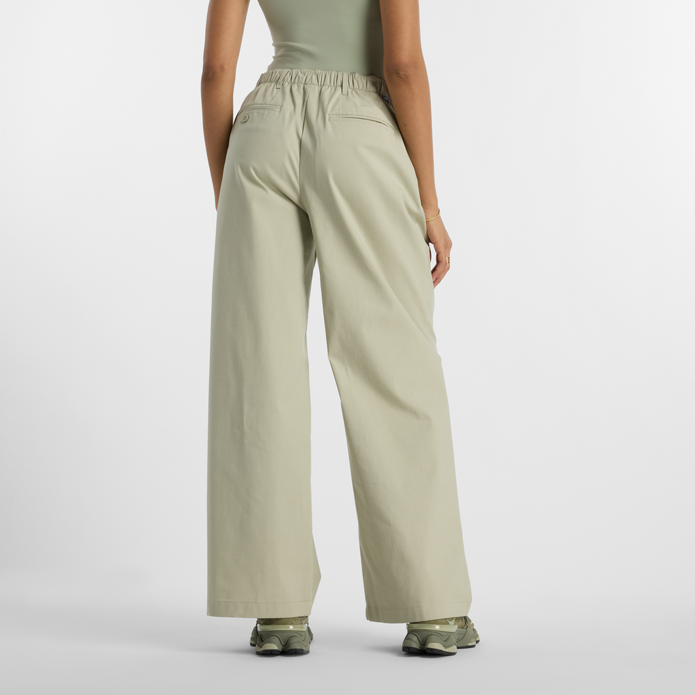 Spodnie damskie New Balance WP51538OVN – beżowe