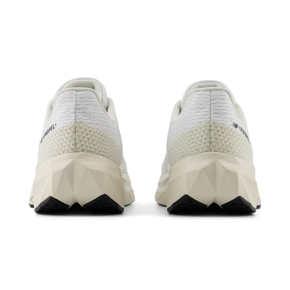 Buty dziecięce New Balance FuelCell Propel v5 GPFCPRC5 – białe