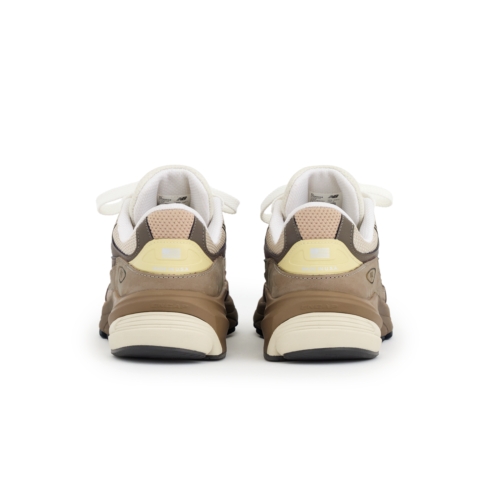 Buty unisex New Balance U990SG6 – beżowe