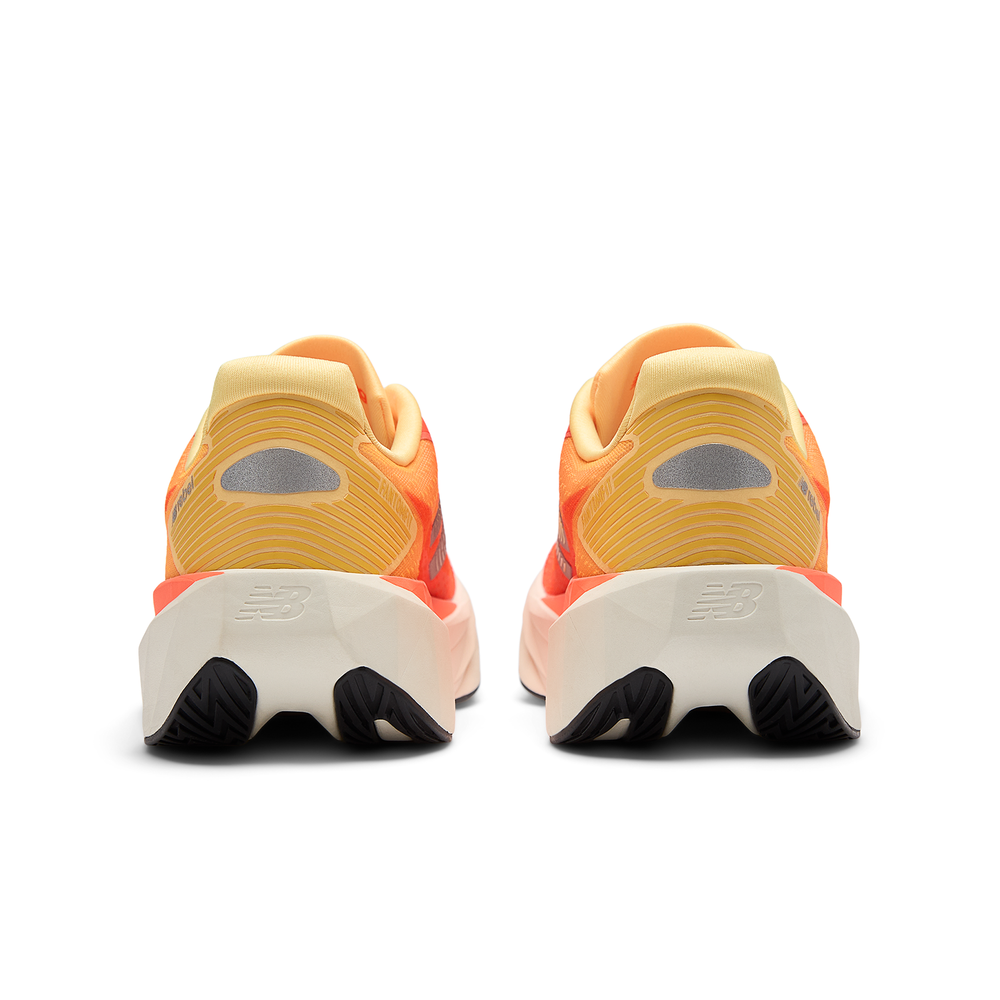 Buty damskie New Balance FuelCell Rebel v5 WFCX92I – pomarańczowe