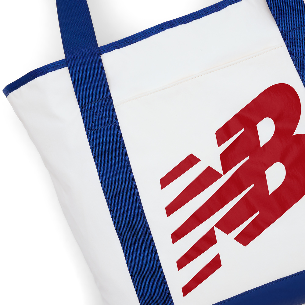 Torba sportowa New Balance AC28117IKW – biała