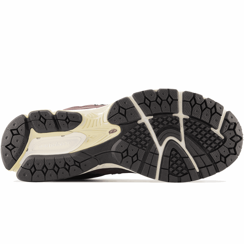 Buty unisex New Balance M2002RCD – bordowe