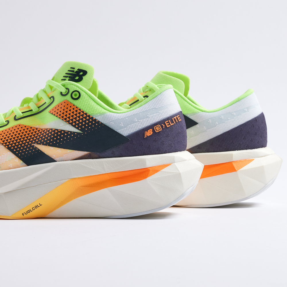Buty damskie New Balance FuelCell SC Elite V4 WRCELLA4 – białe