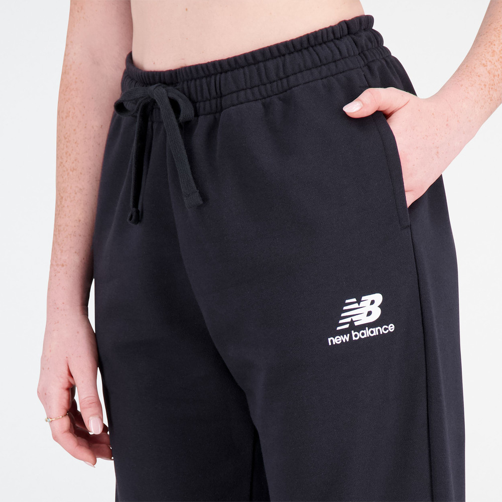 Spodnie damskie New Balance WP31530BK – czarne