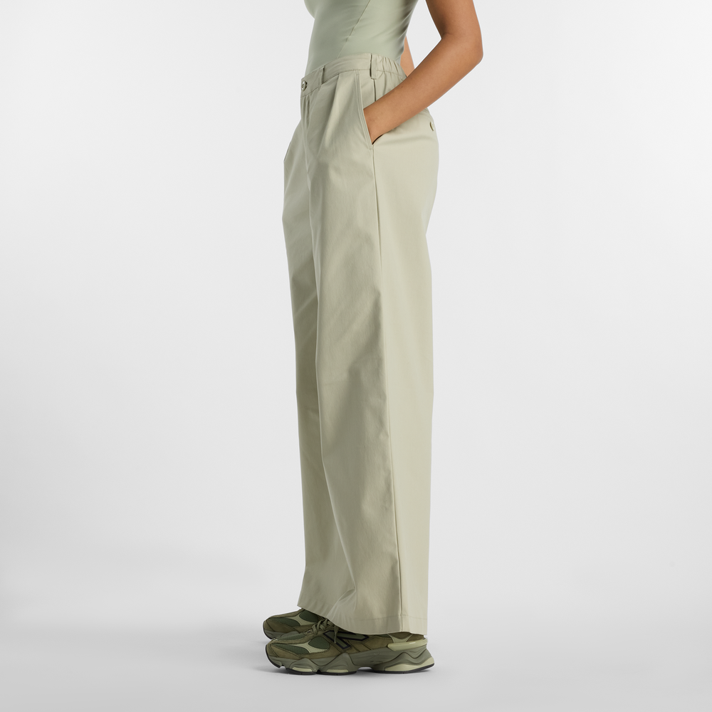 Spodnie damskie New Balance WP51538OVN – beżowe