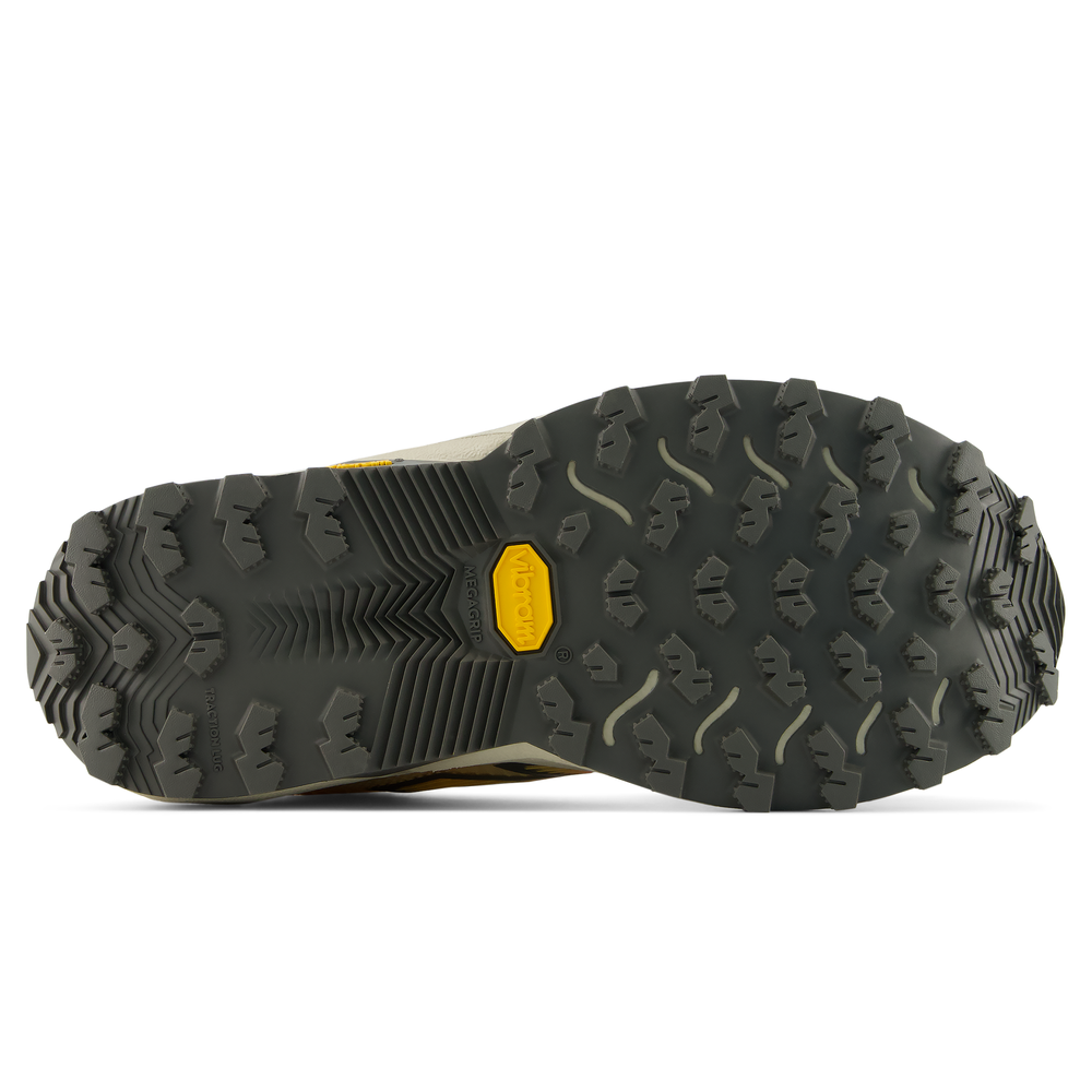 Buty damskie New Balance FuelCell Rebel Trail WRBT6G2 – beżowe