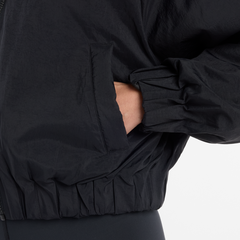 Kurtka damska New Balance WJ61D8YXBK ​– czarna