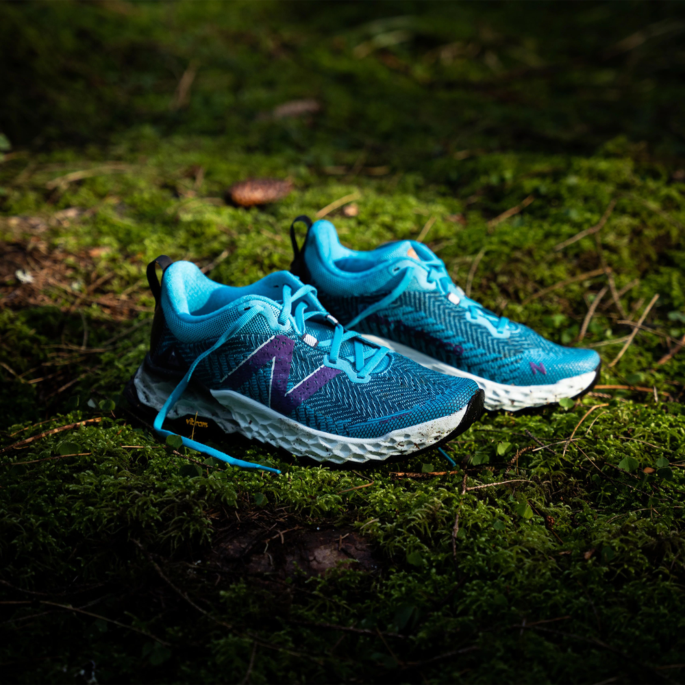 Buty damskie New Balance Fresh Foam Hierro v6 WTHIERV6 – niebieskie