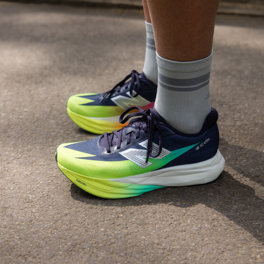 Buty damskie New Balance FuelCell SC Elite V5 WRCEL7UH – granatowe