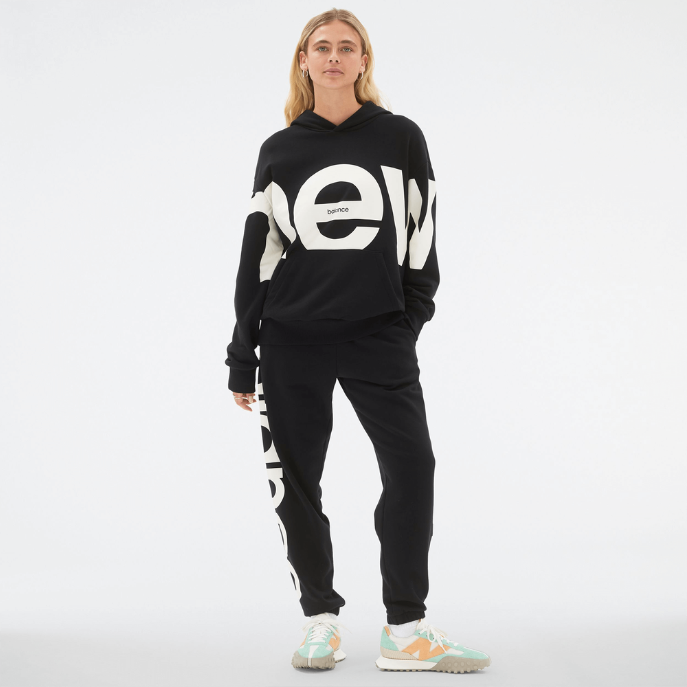 Bluza unisex New Balance UT23504BK – czarna