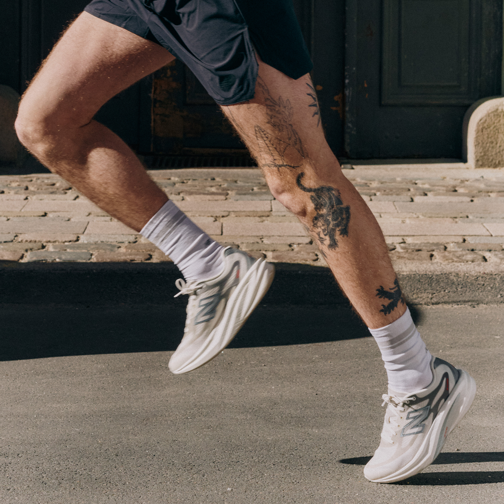 Buty męskie New Balance Infinion SuperComp Rebel v1 MREBX9S5 – beżowe