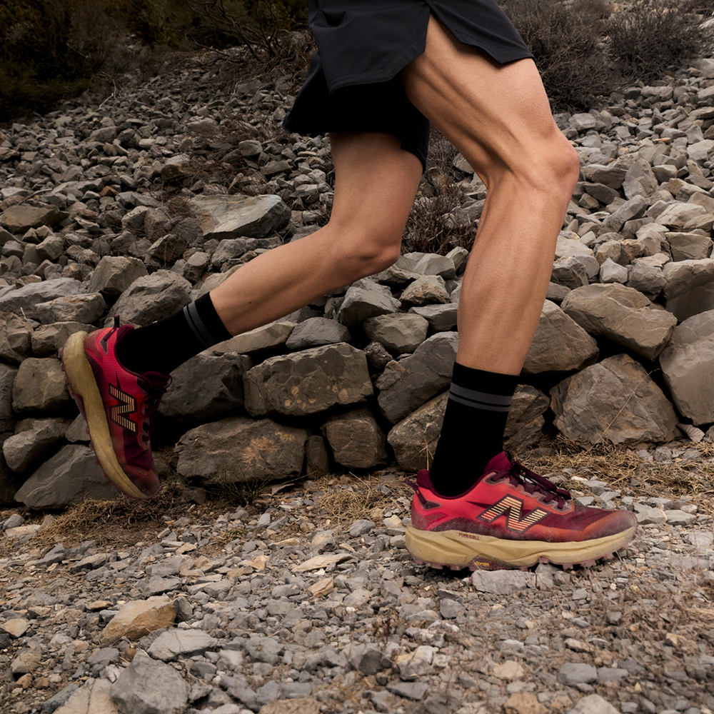 Buty męskie New Balance FuelCell Rebel Trail MRBT9X5 – bordowe