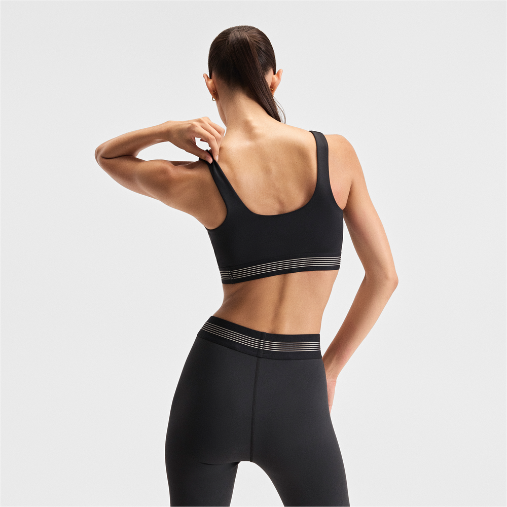 Biustonosz do treningu New Balance AC WB61Q0QKBK – czarny