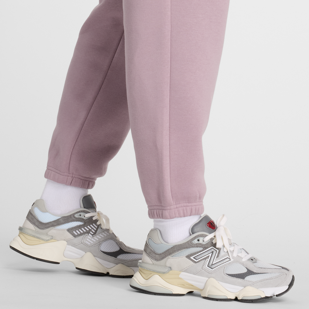 Spodnie damskie New Balance WP43500ICW – różowe