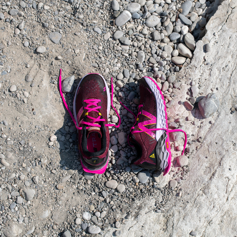 Buty damskie New Balance Fresh Foam Hierro v6 WTHIERP6 – różowe
