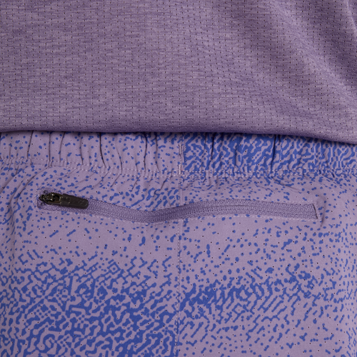 Seamless inner brief and pocket details